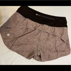 Lululemon Speed Up Shorts size 4 GREAT CONDITION